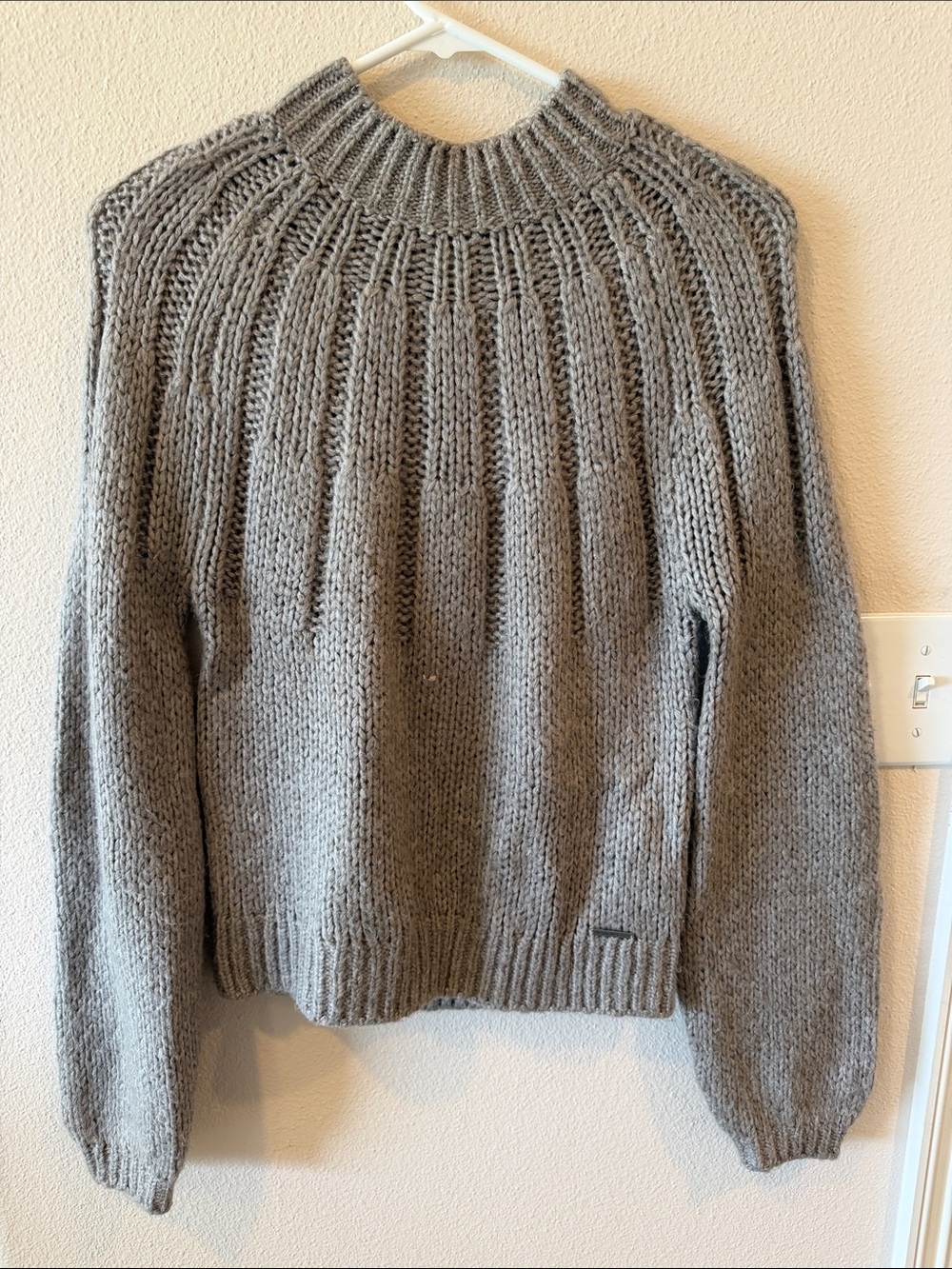 Abercrombie & Fitch Sweater